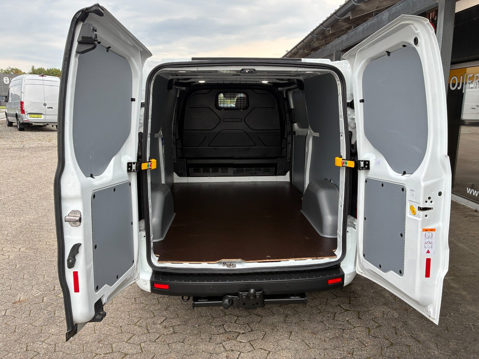 Hvid Ford Transit Custom 300 L2 fra 2021