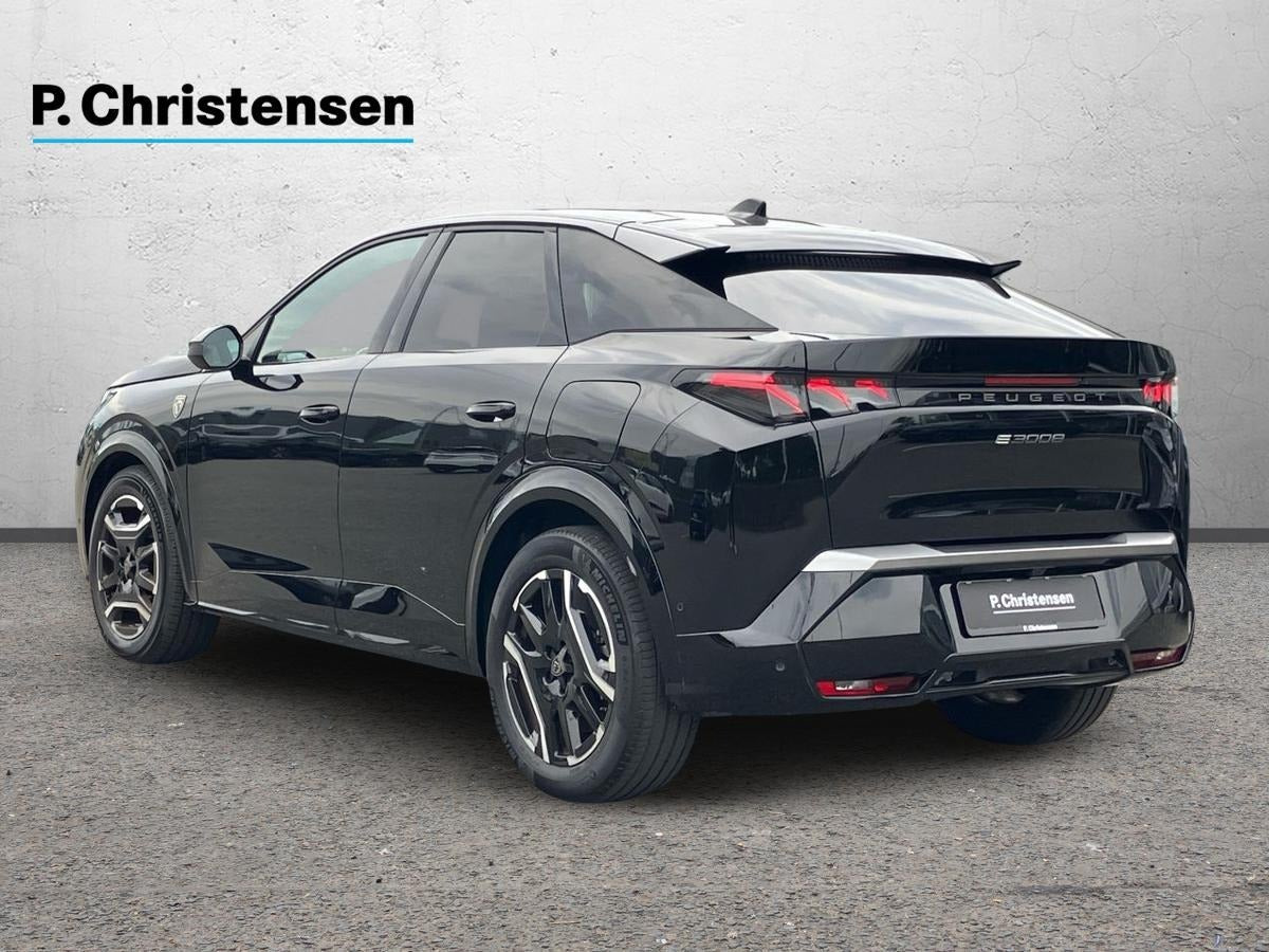 Sort Peugeot e-3008 fra 2025