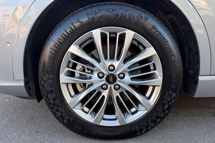 Sølv Ford Kuga fra 2020