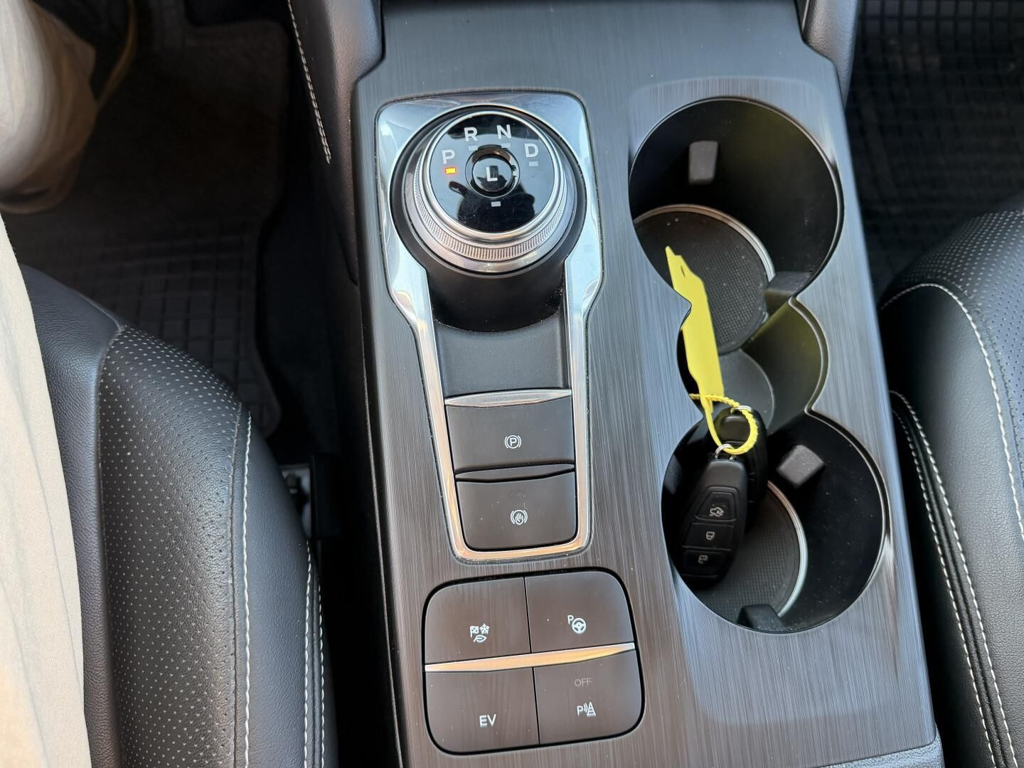 Sølv Ford Kuga fra 2020