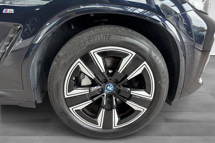 Sort BMW iX3 fra 2023