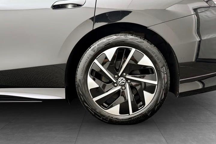 Sort VW ID.7 fra 2025
