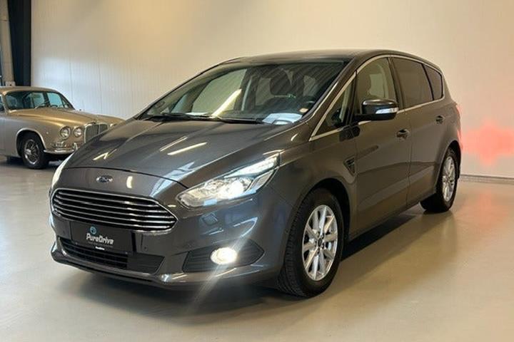 Grå Ford S-MAX fra 2018