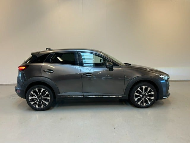Grå Mazda CX-3 fra 2018
