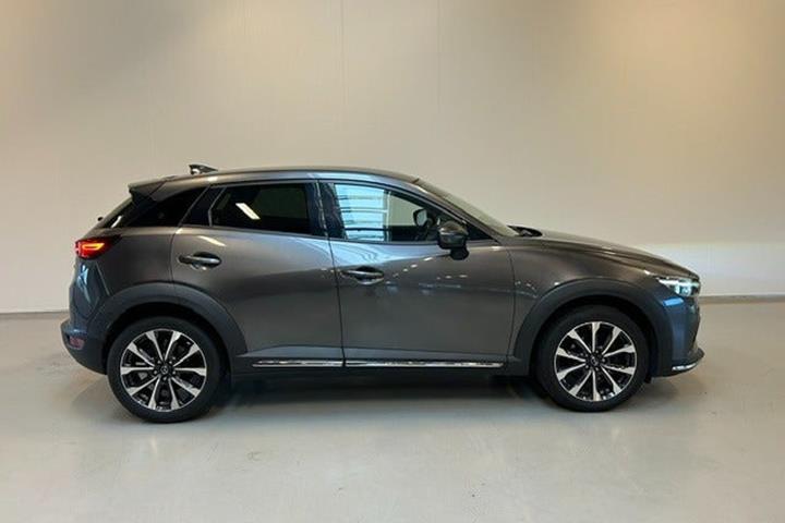 Grå Mazda CX-3 fra 2018