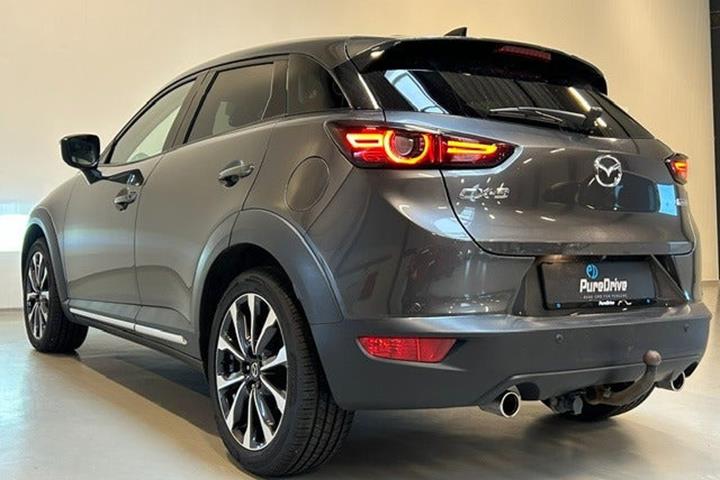 Grå Mazda CX-3 fra 2018