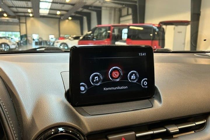 Grå Mazda CX-3 fra 2018