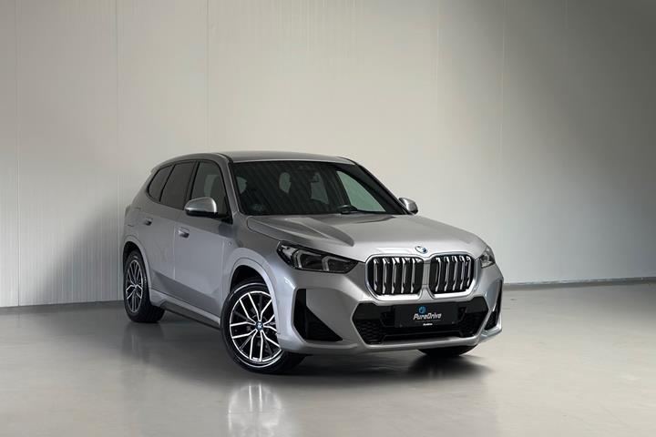 Sølv BMW iX1 fra 2024