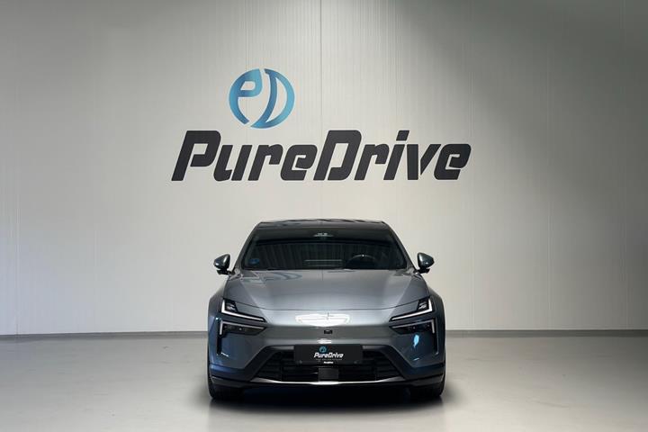Grå Polestar 4 fra 2025