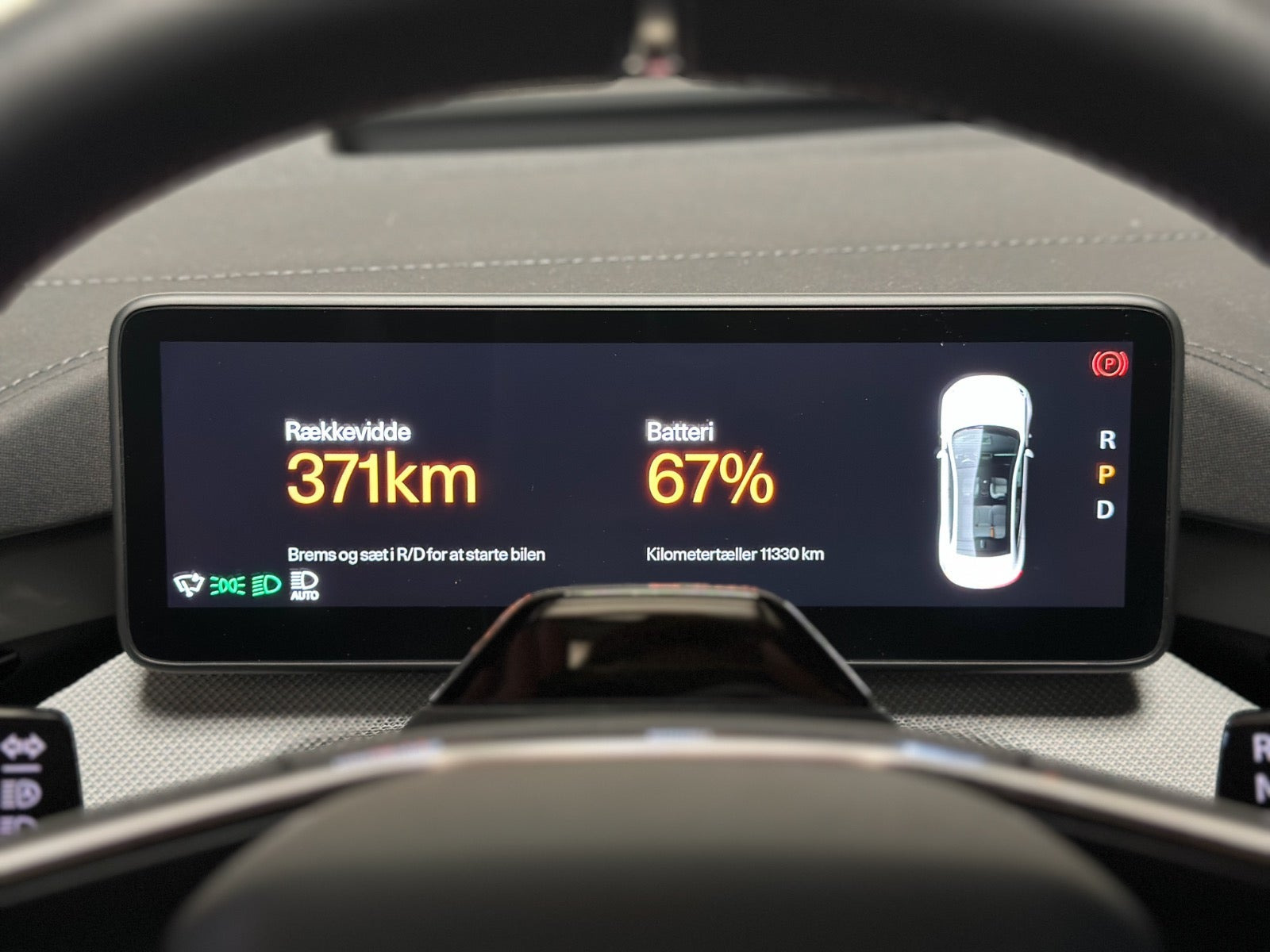 Grå Polestar 4 fra 2025