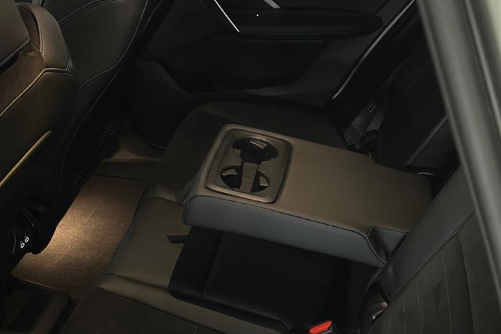 Sølv BMW iX1 fra 2023