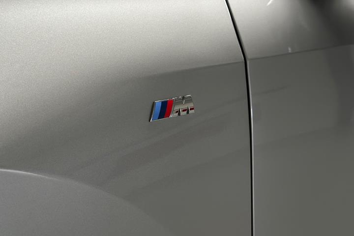 Sølv BMW iX1 fra 2023