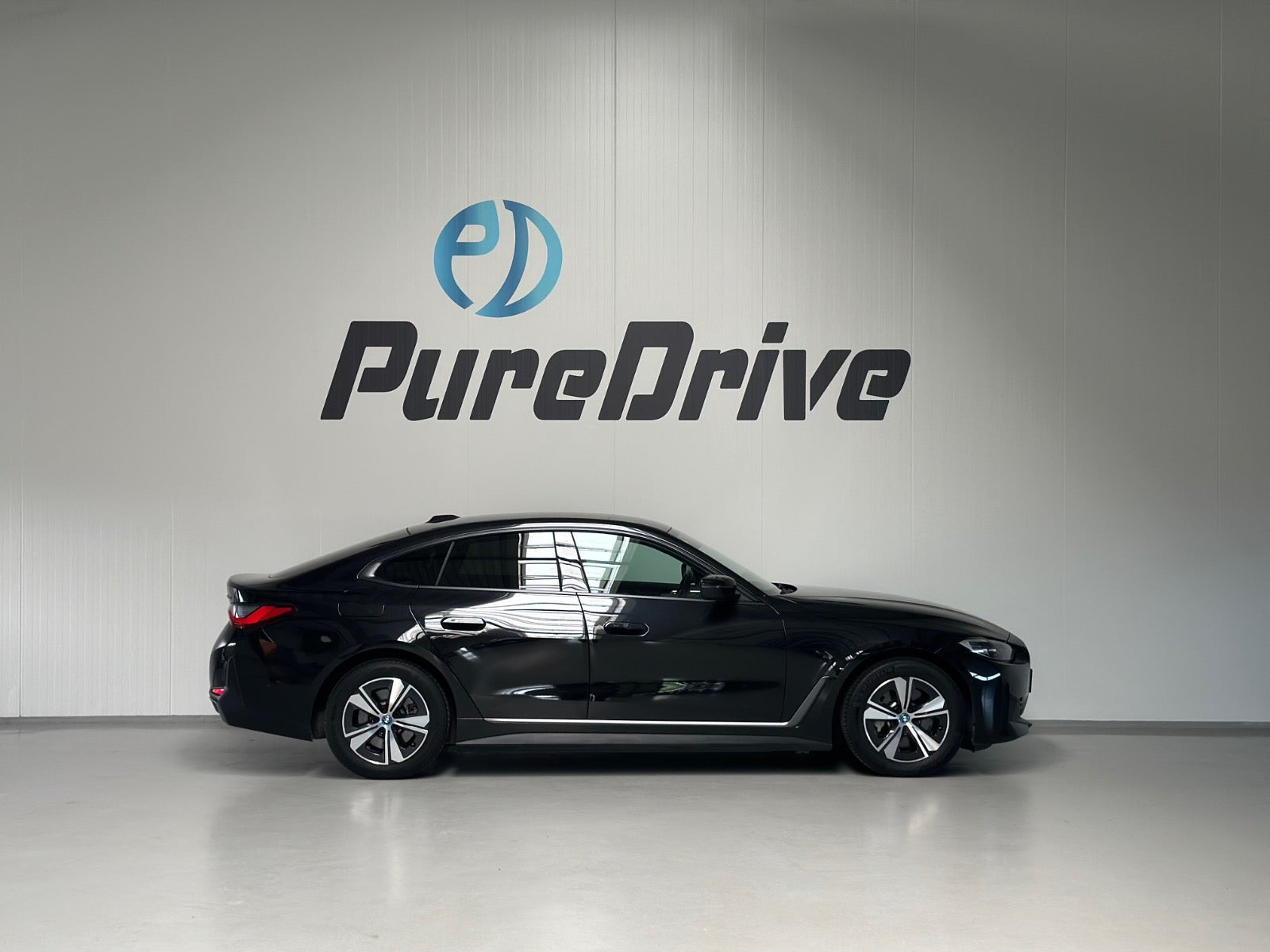 Sort BMW i4 fra 2022
