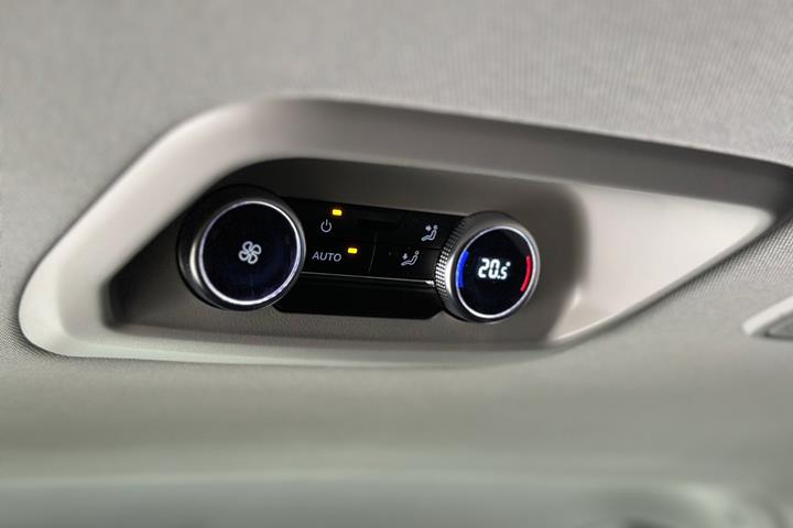 Blå VW e-Caravelle fra 2025