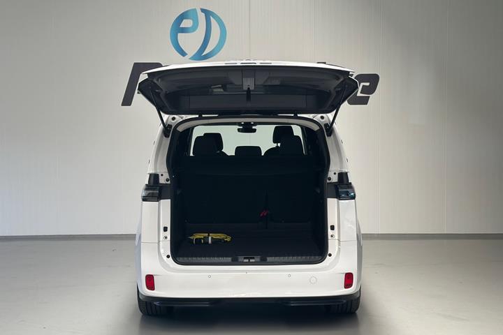 Hvid VW ID.Buzz fra 2023