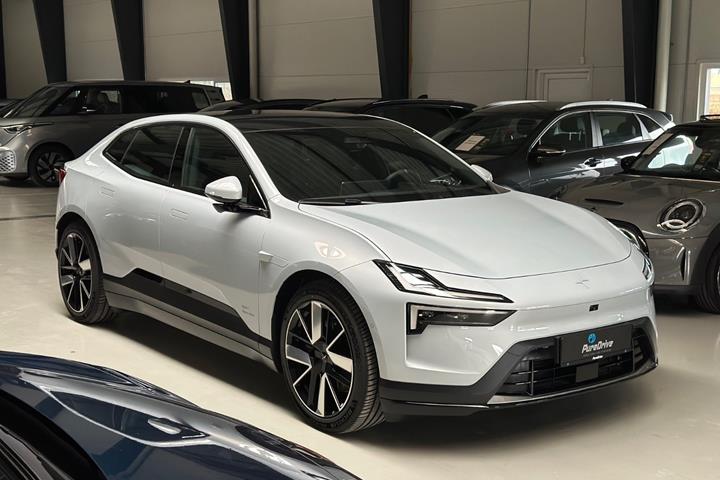 Hvid Polestar 4 fra 2025