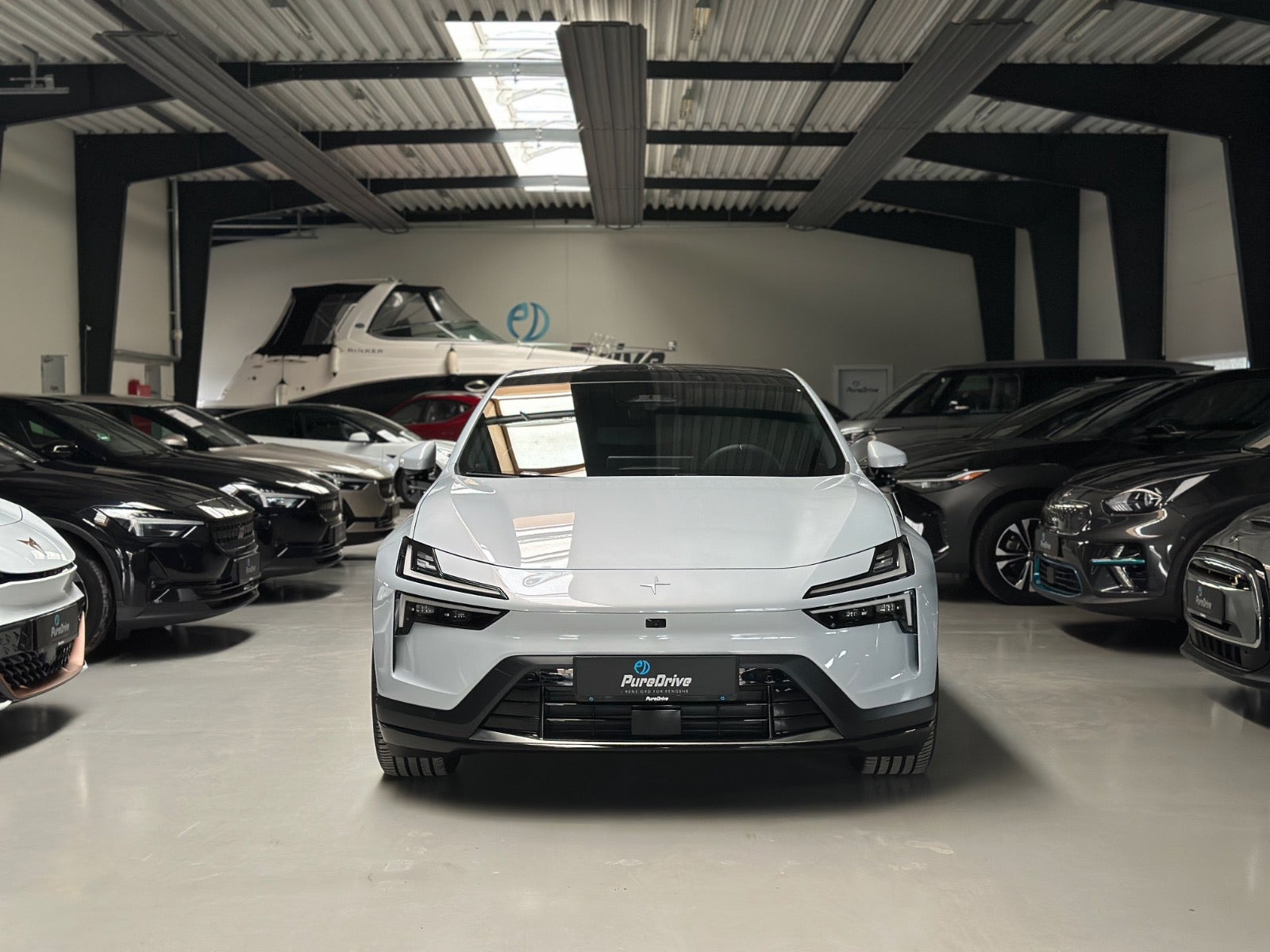 Hvid Polestar 4 fra 2025