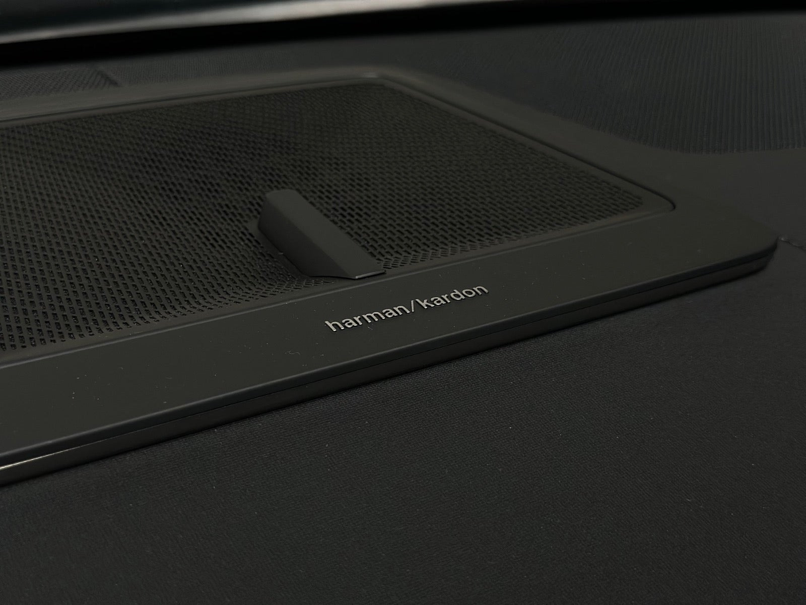 Hvid Polestar 4 fra 2025
