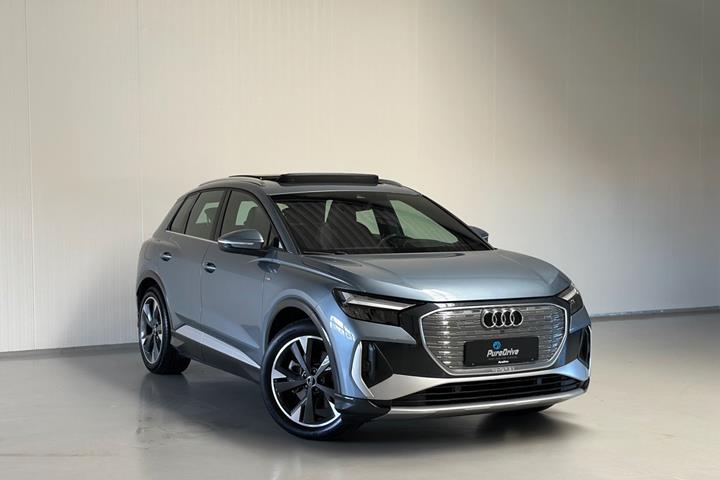 Blå Audi Q4 e-tron fra 2024