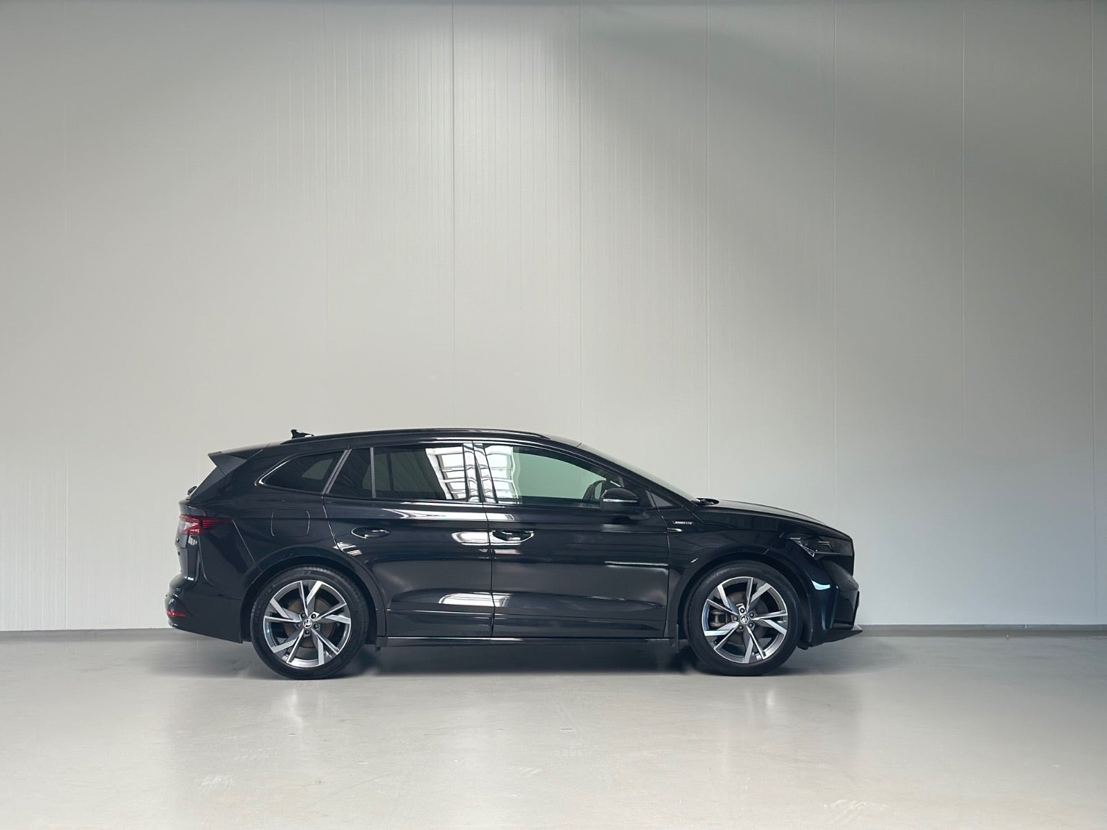Sort Skoda Enyaq fra 2023