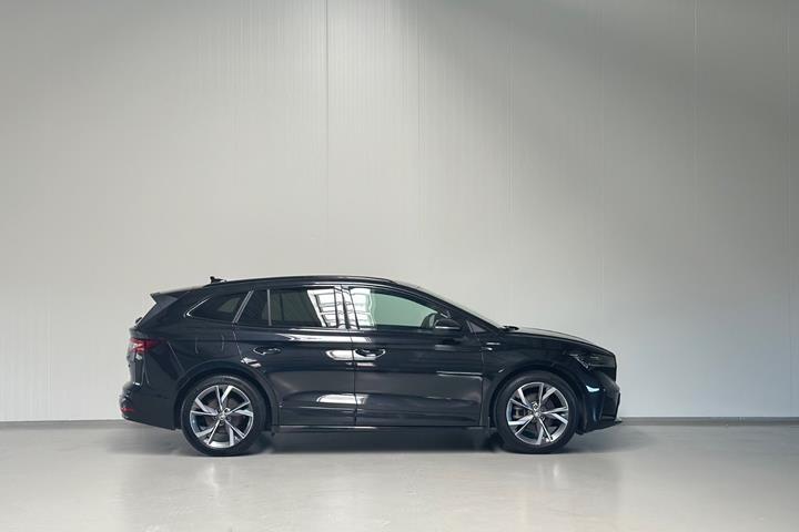 Sort Skoda Enyaq fra 2023