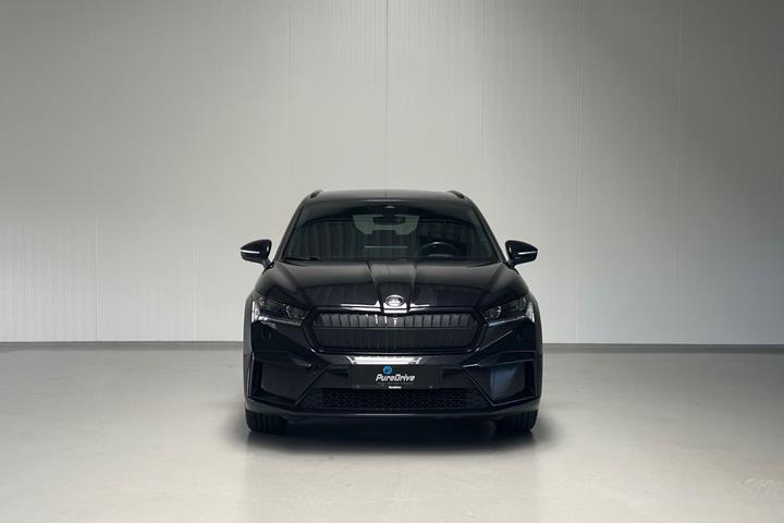 Sort Skoda Enyaq fra 2023