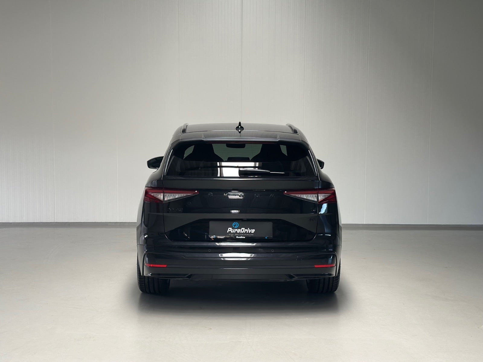 Sort Skoda Enyaq fra 2023