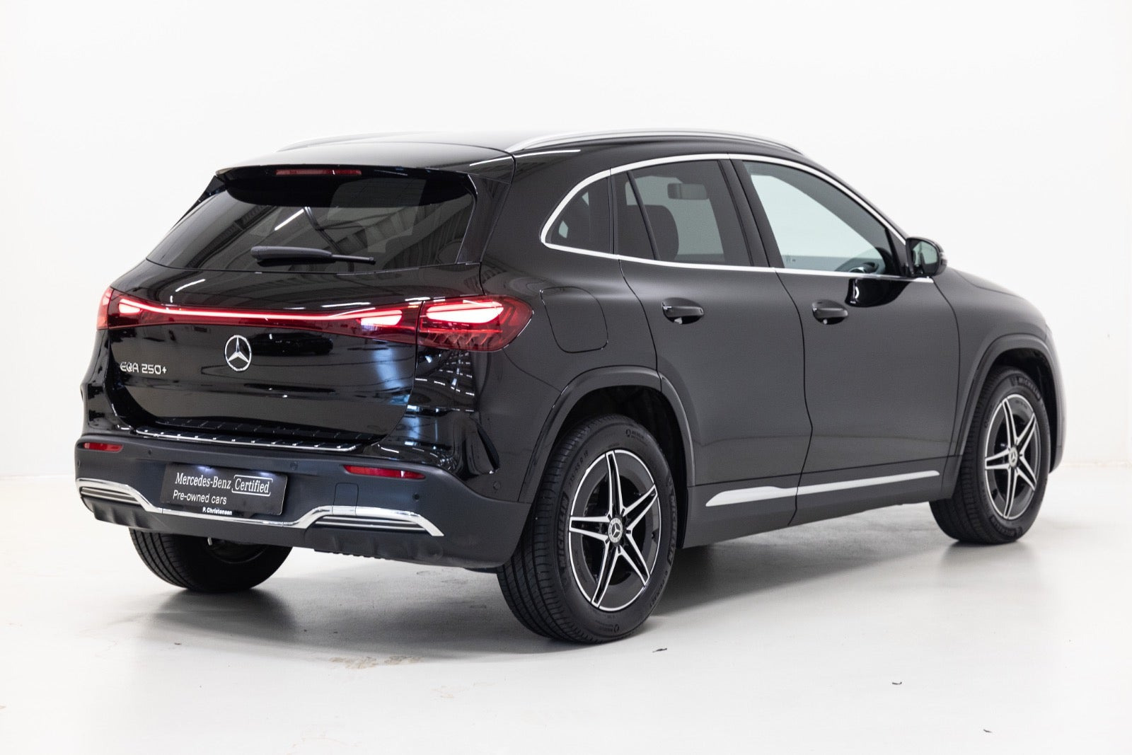 Sort Mercedes EQA250+ fra 2025