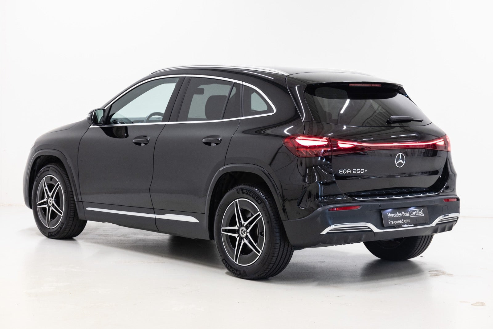 Sort Mercedes EQA250+ fra 2025