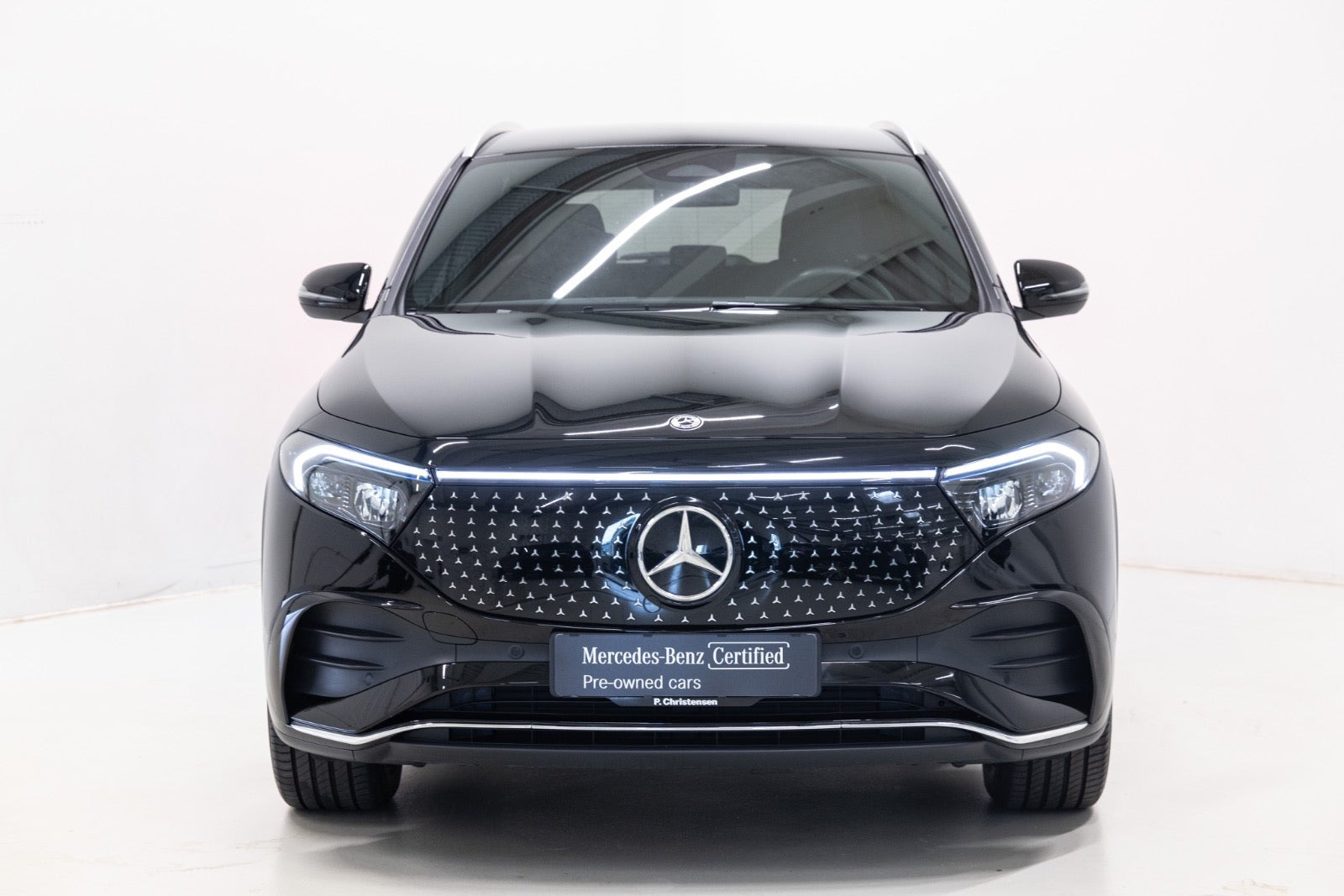 Sort Mercedes EQA350 fra 2025