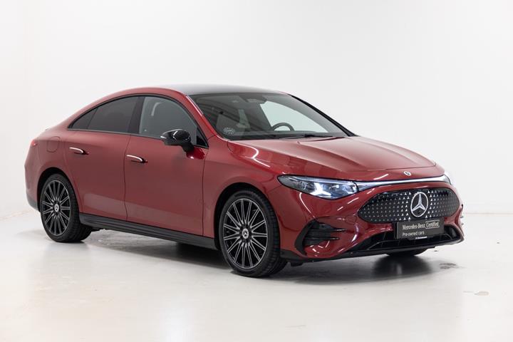 Rød Mercedes CLA250+ fra 2025