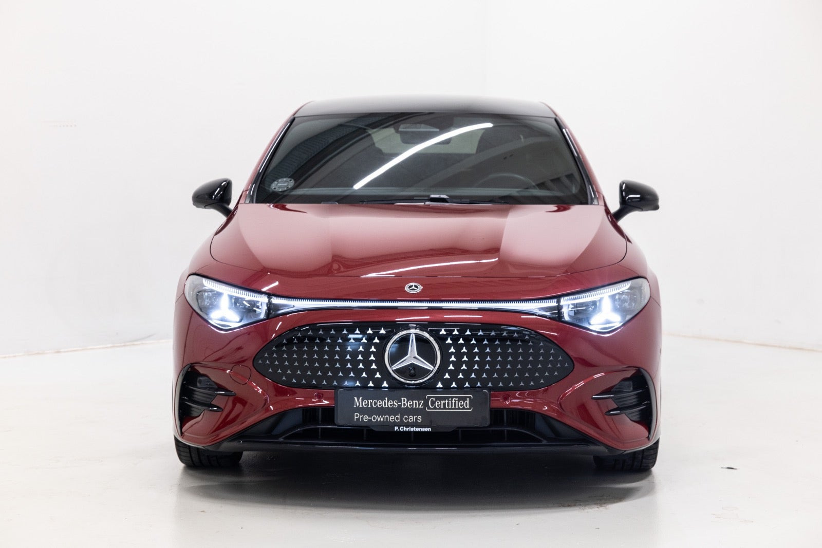 Rød Mercedes CLA250+ fra 2025