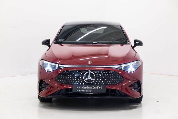 Rød Mercedes CLA250+ fra 2025