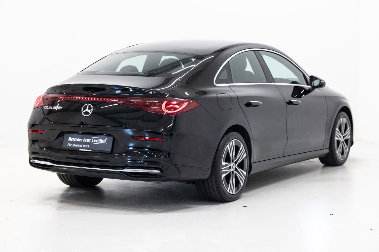 Sort Mercedes CLA250+ fra 2025