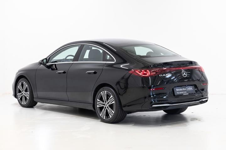 Sort Mercedes CLA250+ fra 2025