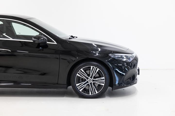 Sort Mercedes CLA250+ fra 2025