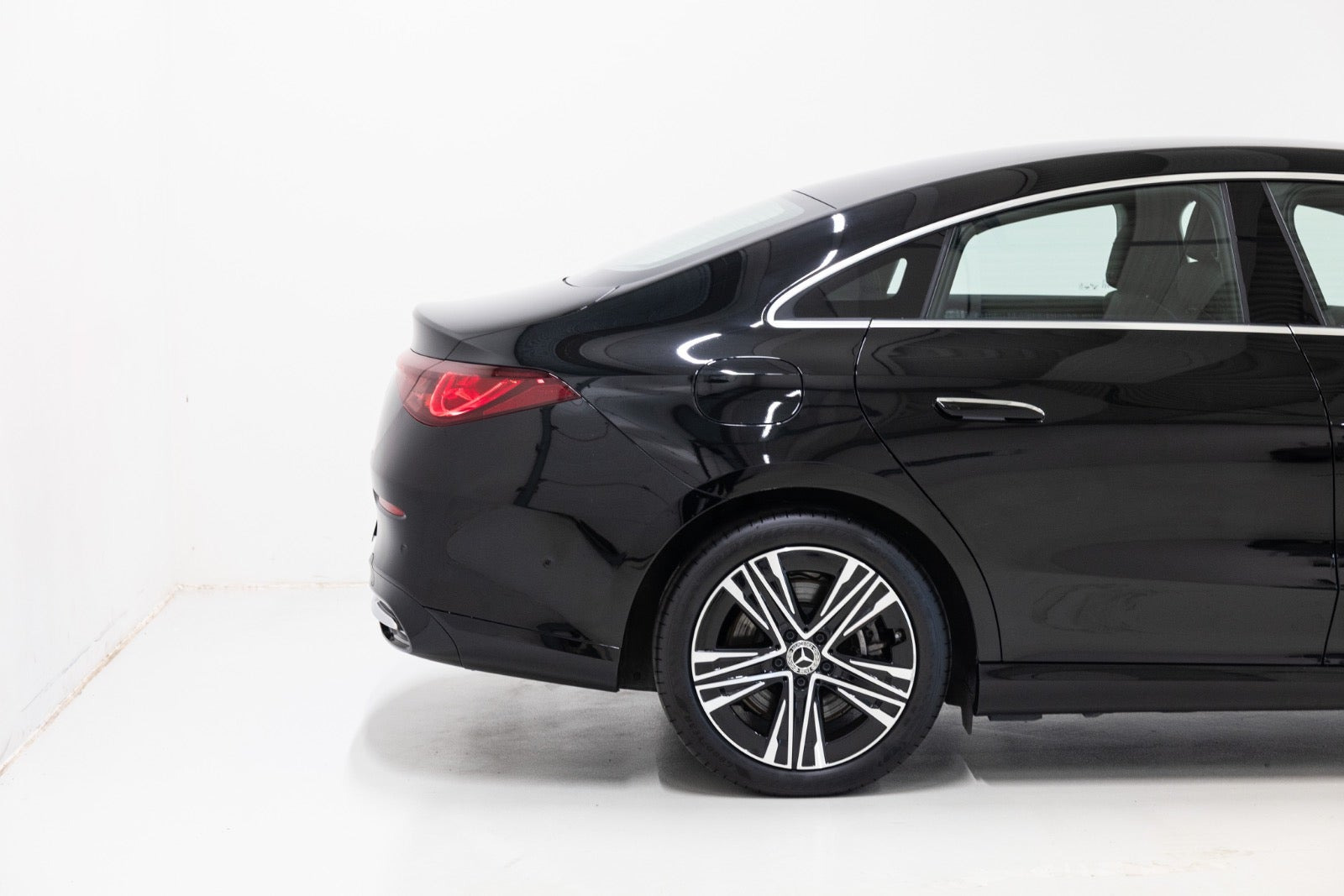 Sort Mercedes CLA250+ fra 2025