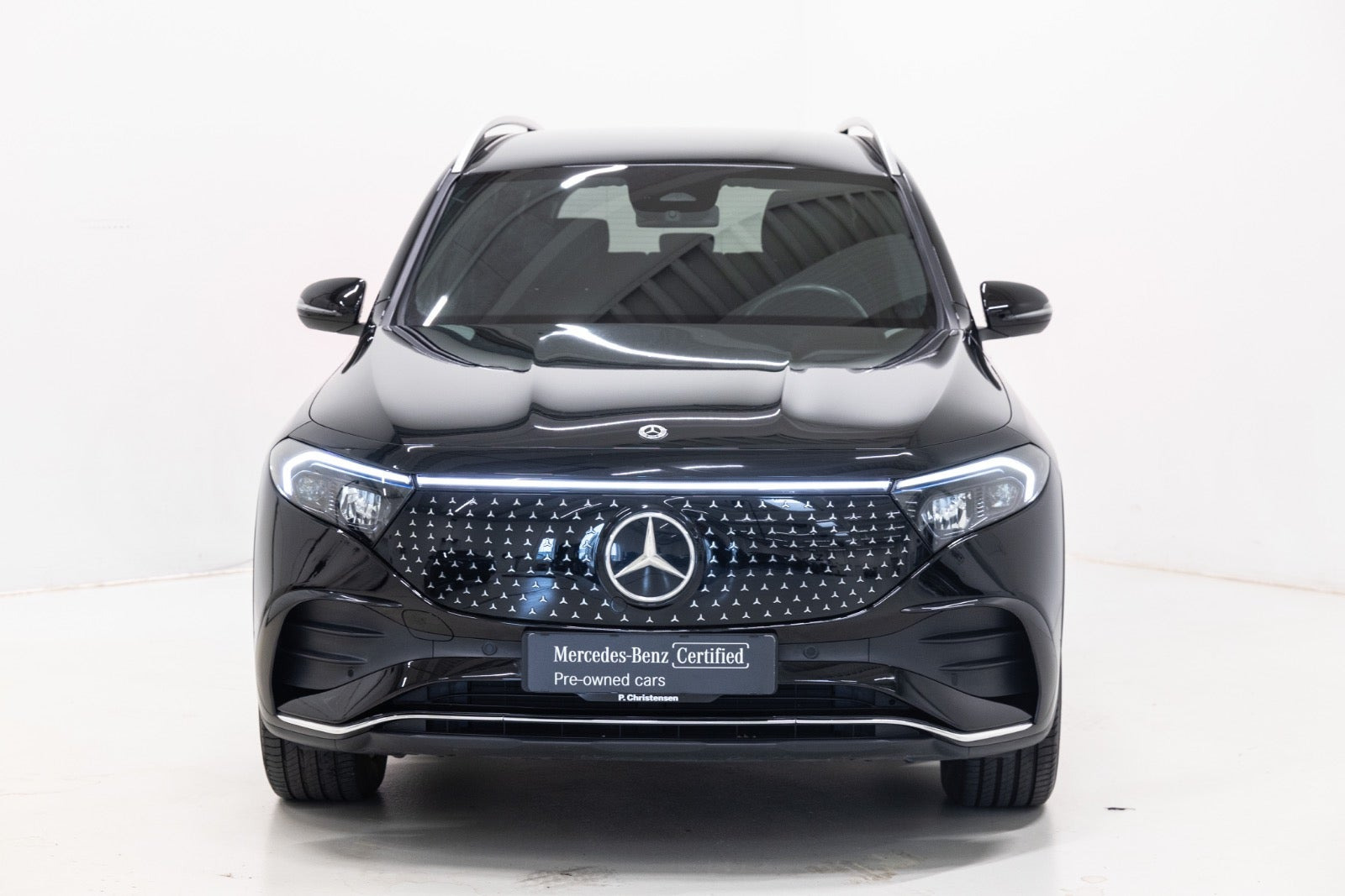 Sort Mercedes EQB350 fra 2025