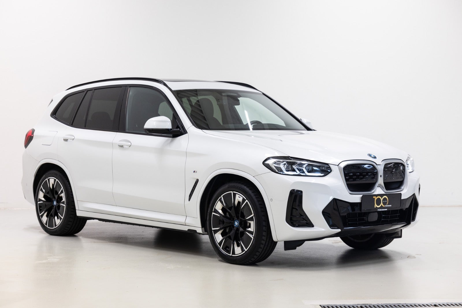 Hvid BMW iX3 fra 2022