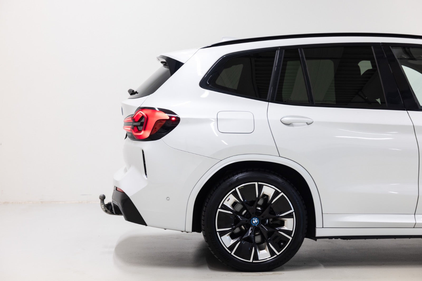 Hvid BMW iX3 fra 2022