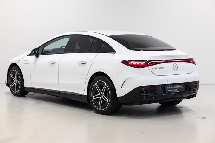 Hvid Mercedes EQE350+ fra 2026