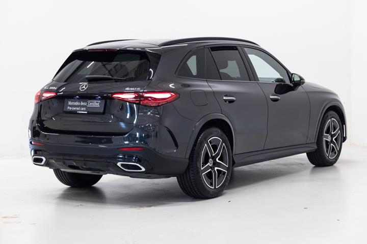 Grå Mercedes GLC300 d fra 2026