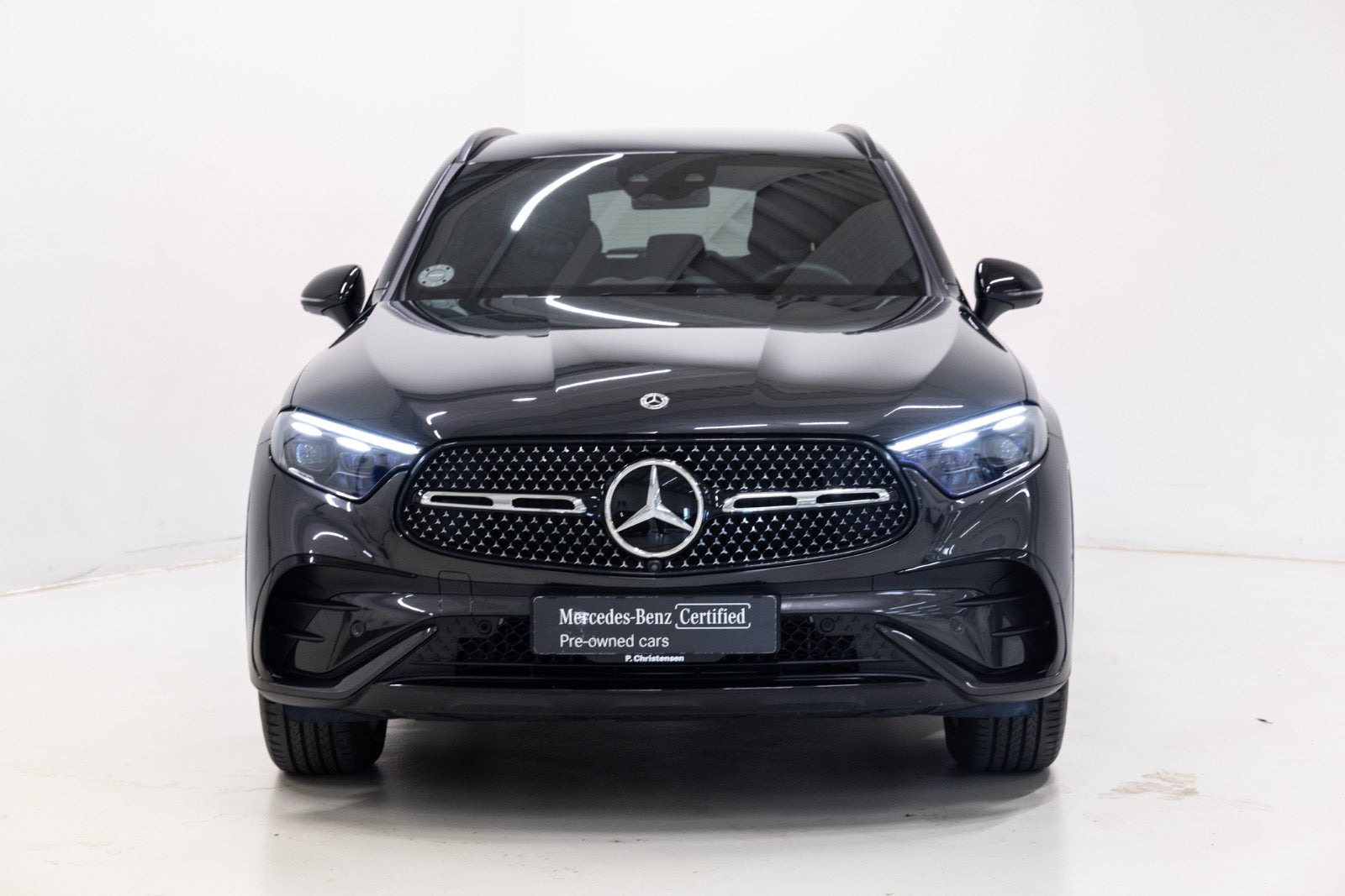 Grå Mercedes GLC300 d fra 2026
