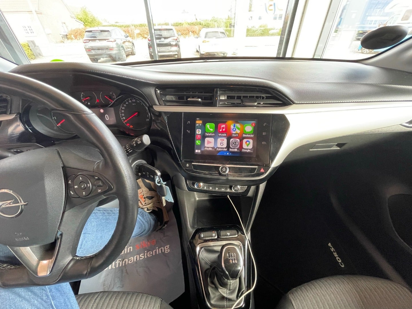 Grå Opel Corsa fra 2020