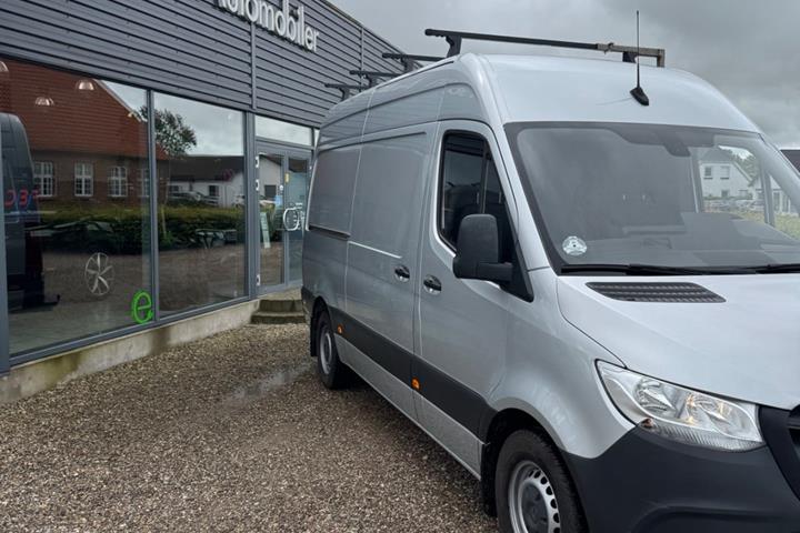 Sølv Mercedes Sprinter 316 fra 2018