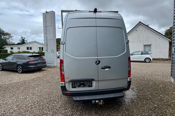 Sølv Mercedes Sprinter 316 fra 2018