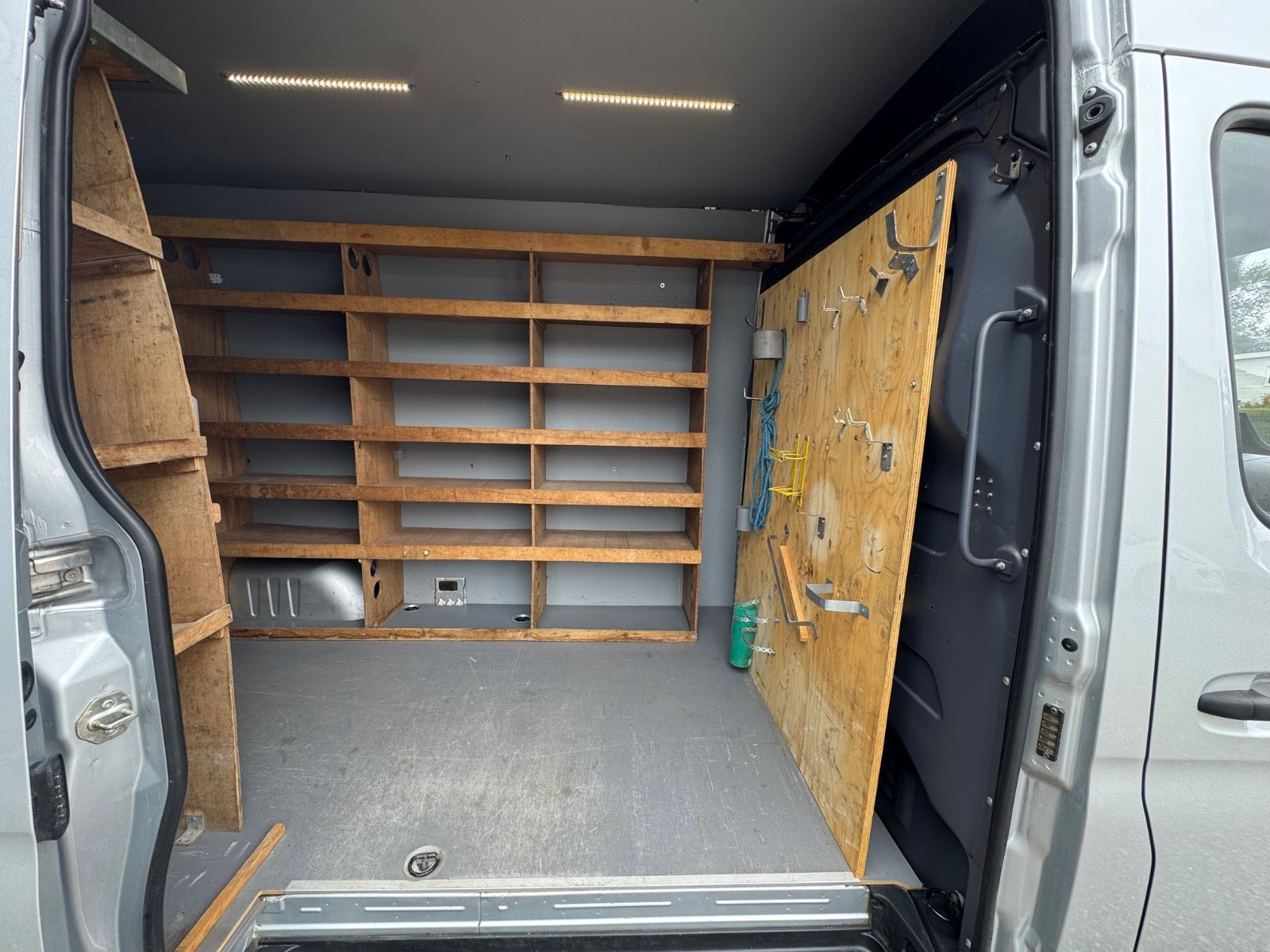 Sølv Mercedes Sprinter 316 fra 2018