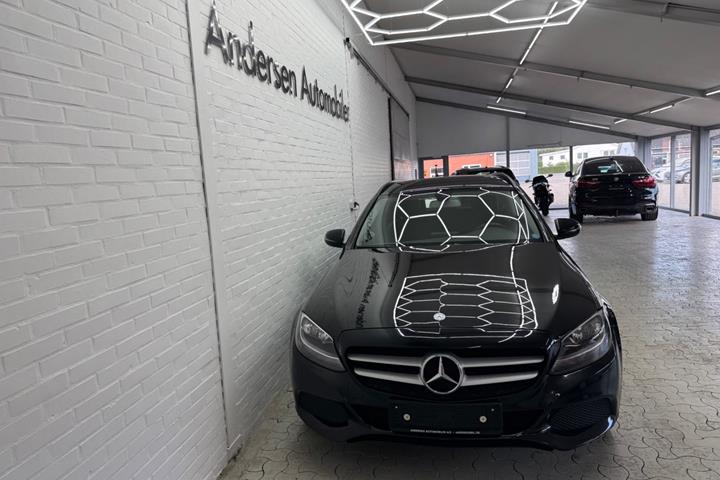 Sort Mercedes C220 d fra 2016