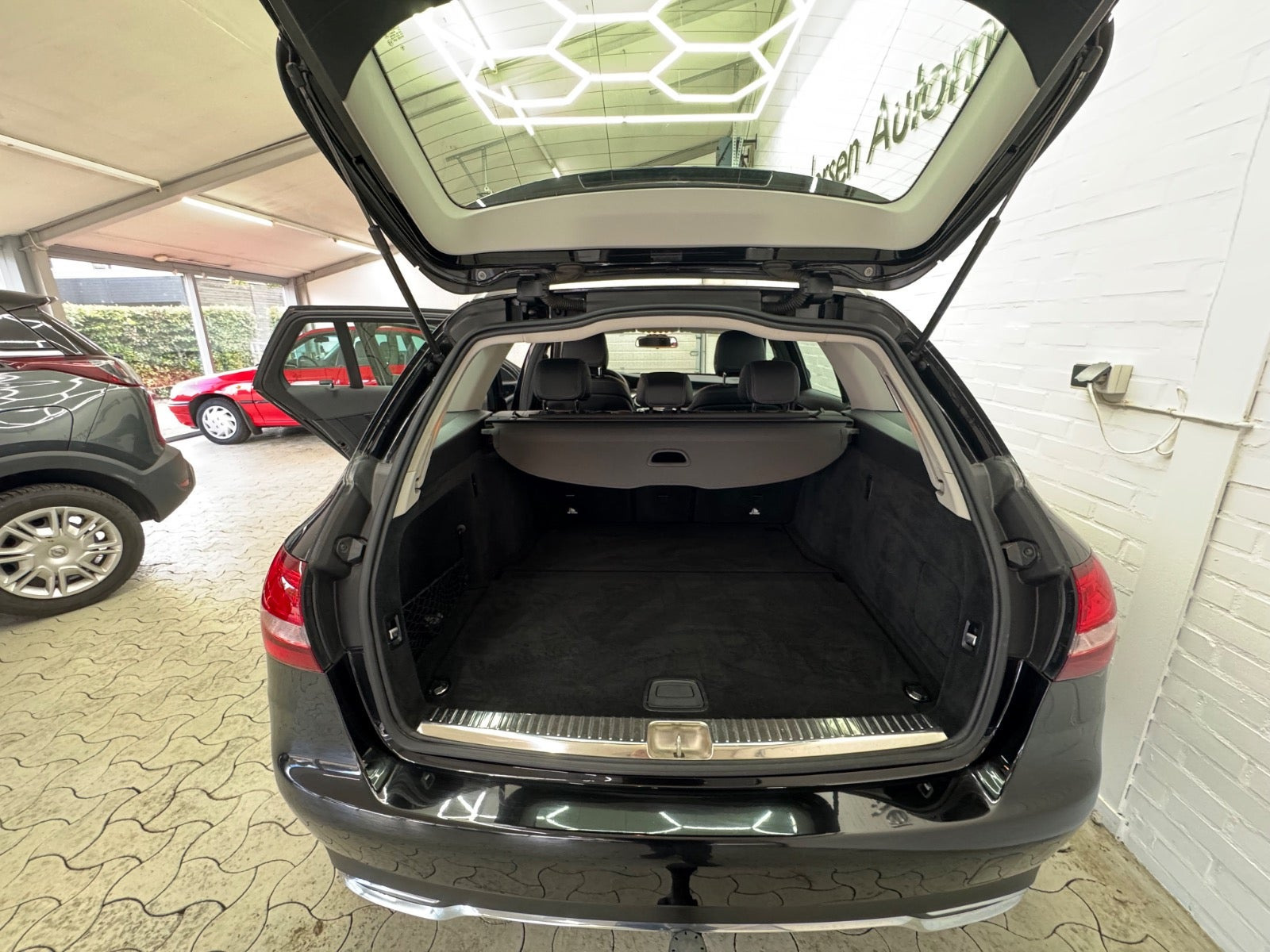 Sort Mercedes C220 d fra 2016