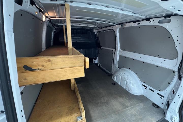 Hvid Mercedes Vito 114 fra 2023